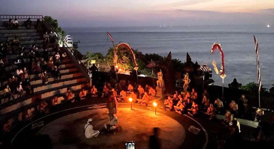 kecak1